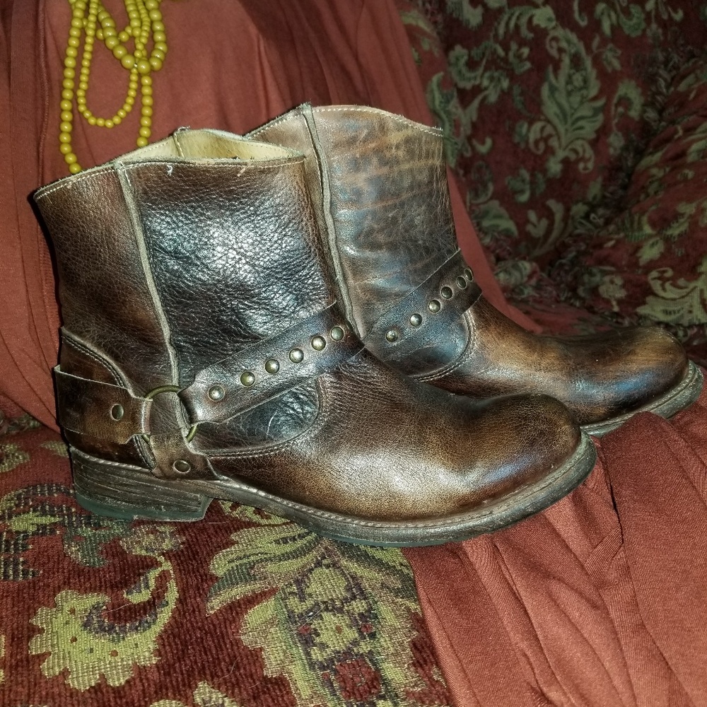 BED STU cobbler series harness bootie🖤
